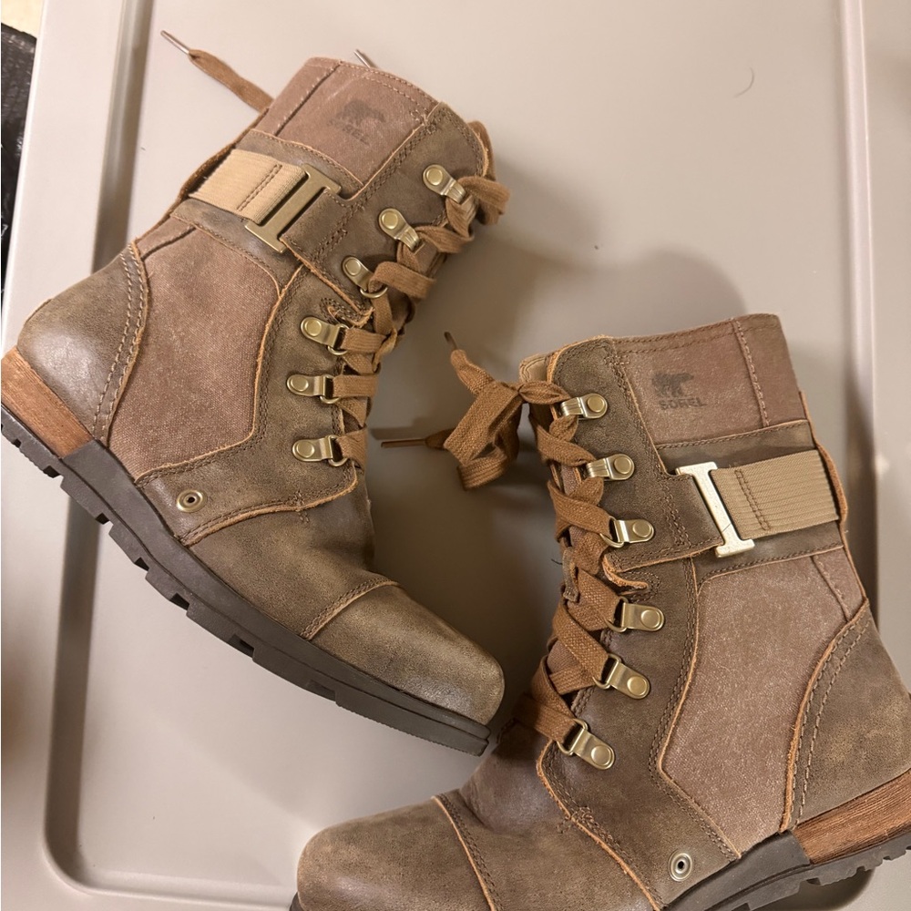 Sorel Olive Lace-Up Ankle Boots